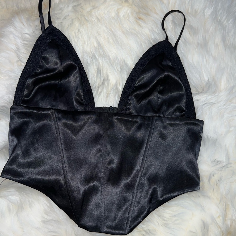 BLACK LACE CORSET TOP